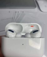 AirPods pallets