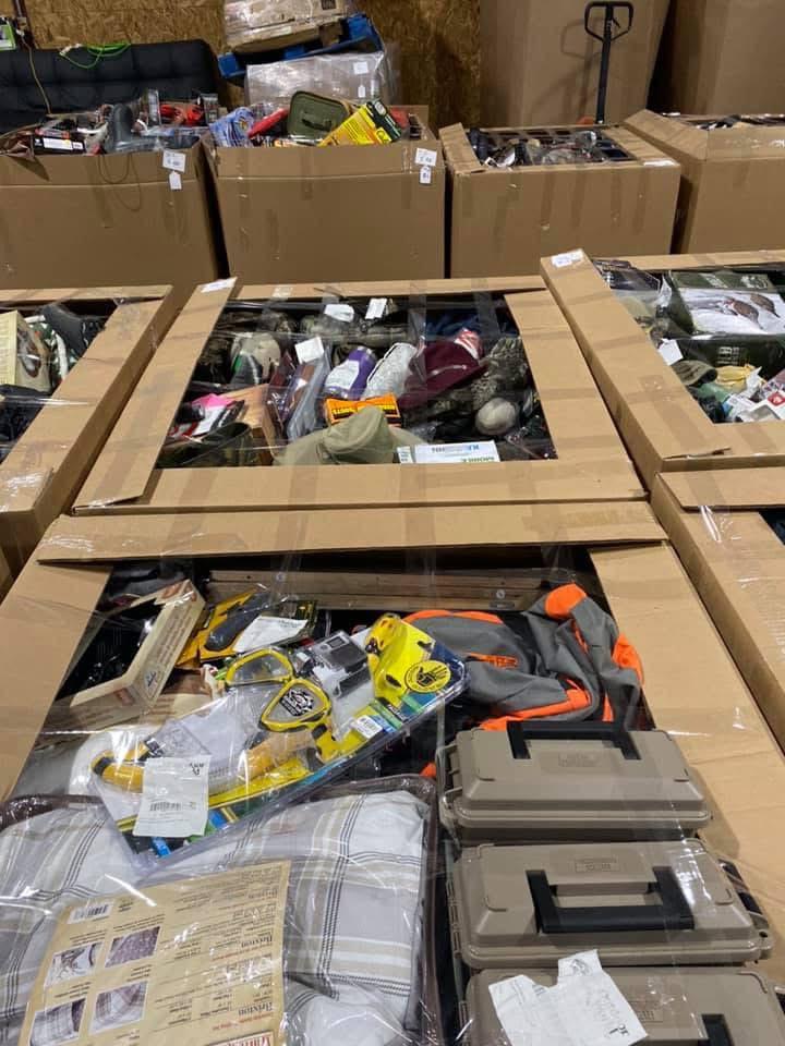 Hunting and fishing gear pallets for sale Hunting and fishing gear pallets for sale